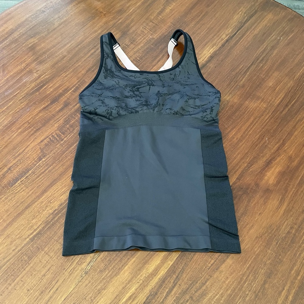 ACTIVE WEAR  TOP